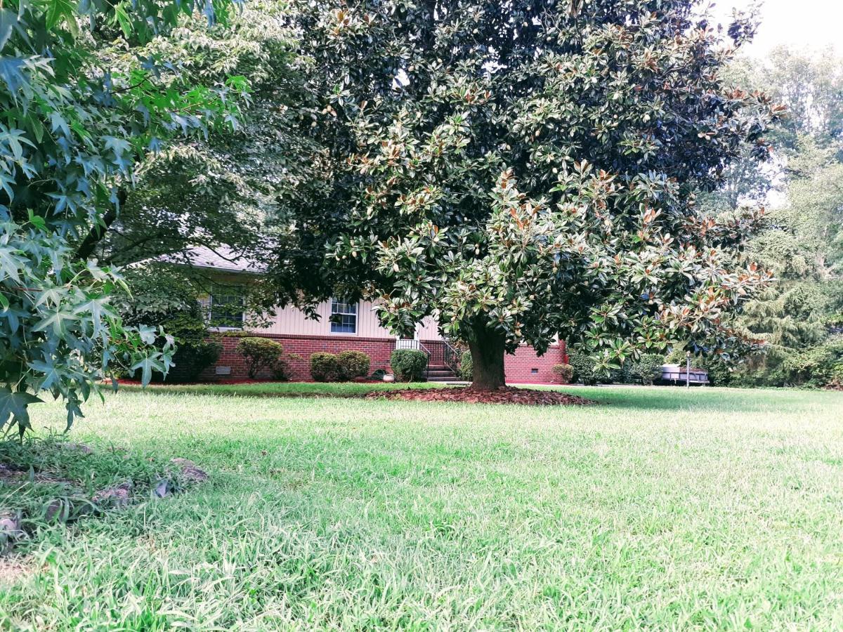 Quiet, Clean House W/ Steel Balls Richmond Exterior foto